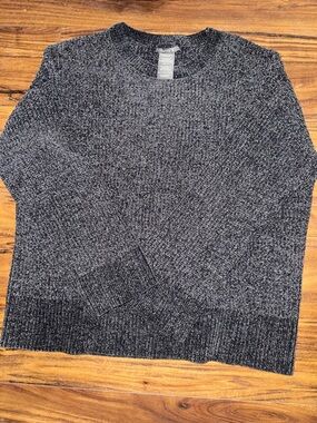 Women’s grey Sweater size XL NWOT